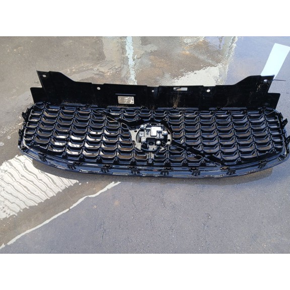 Recambio de rejilla delantera para volvo xc60 ii (246) b4 mild-hybrid awd referencia OEM IAM   