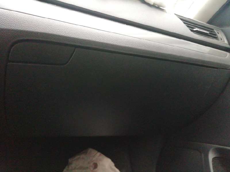 Recambio de guantera para skoda superb (3v3) active referencia OEM IAM   