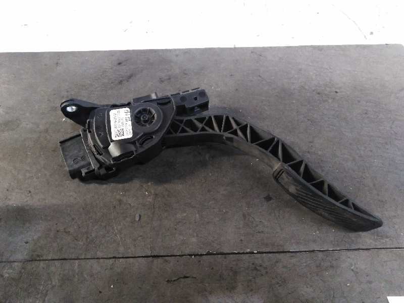 Recambio de potenciometro pedal para ford fiesta (cb1) ambiente referencia OEM IAM 8V219F836AA  8V219F836AA