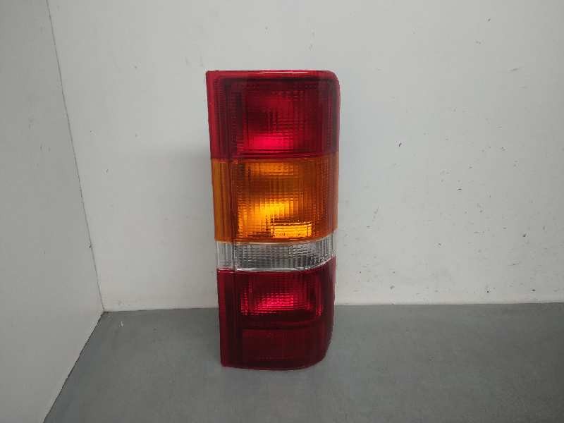 Recambio de piloto trasero derecho para ford transit referencia OEM IAM 1063537 NUEVO 85-00