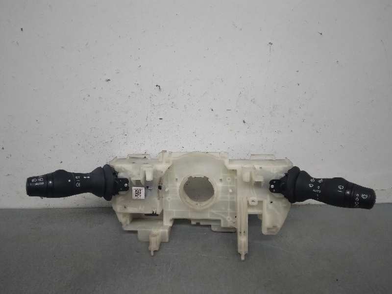 Recambio de mando multifuncion para renault megane iii berlina 5 p 1.2 16v referencia OEM IAM 255670019R  