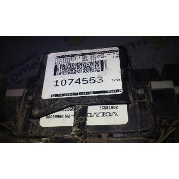 Recambio de caja reles / fusibles para volvo xc70 2.4 diesel cat referencia OEM IAM 30679527  