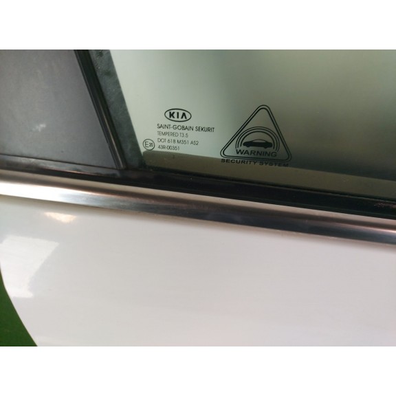 Recambio de puerta delantera derecha para kia sportage iii (sl) 1.7 crdi referencia OEM IAM 760043W000  