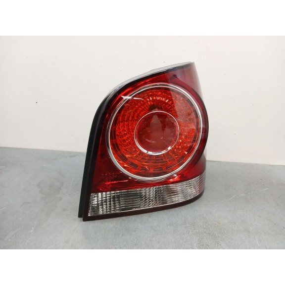 Recambio de piloto trasero derecho para volkswagen polo (9n3) referencia OEM IAM 6Q6945096M NUEVO FONDO ROJO