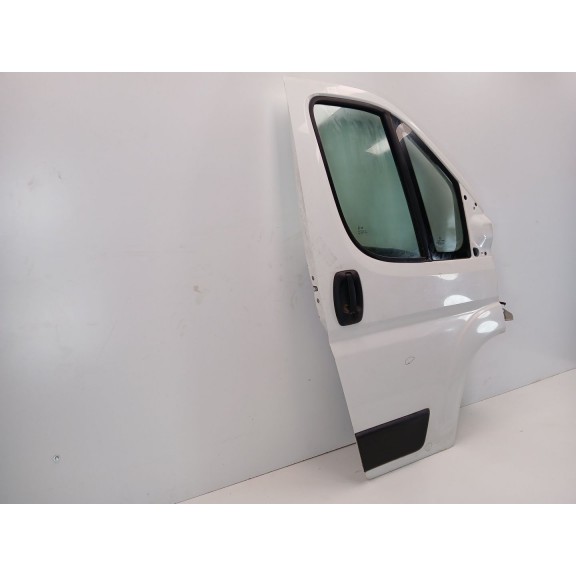 Recambio de puerta delantera derecha para peugeot boxer furgoneta 2.2 bluehdi 140 referencia OEM IAM 1682477380  