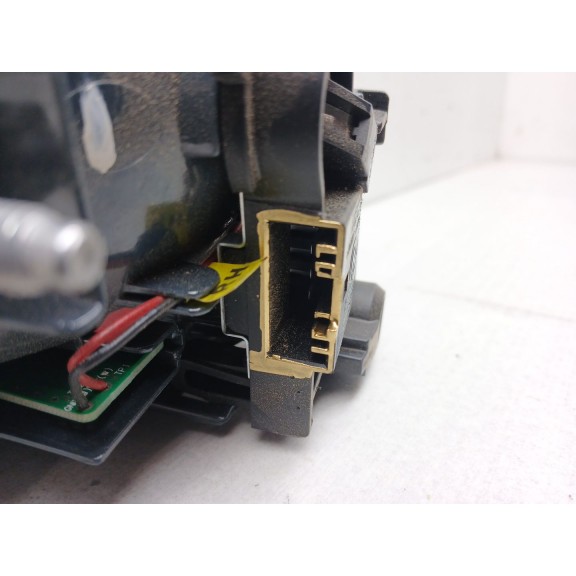 Recambio de piloto trasero derecho interior para bmw 3 (f30, f80) 320 d referencia OEM IAM 7371112  