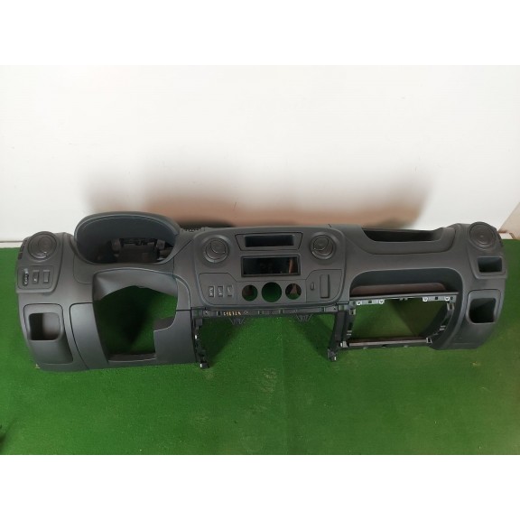 Recambio de salpicadero para renault master kasten l1h1 ka 2,8t referencia OEM IAM  NO LLEVA AIRBAG DERECHO 