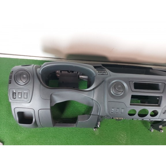 Recambio de salpicadero para renault master kasten l1h1 ka 2,8t referencia OEM IAM  NO LLEVA AIRBAG DERECHO 