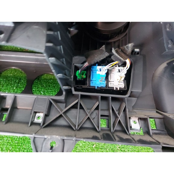 Recambio de salpicadero para renault master kasten l1h1 ka 2,8t referencia OEM IAM  NO LLEVA AIRBAG DERECHO 