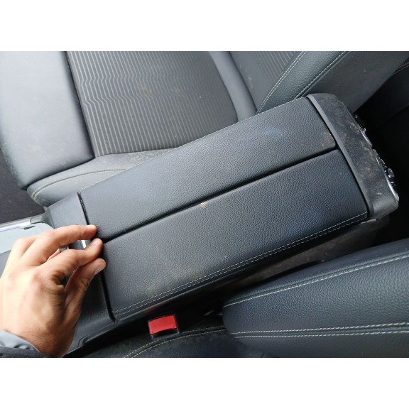 Recambio de apoyabrazos central para mercedes-benz gla (h247) gla 200 d (247.712) referencia OEM IAM   