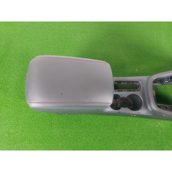 Recambio de apoyabrazos central para mg mg zs suv 1.5 vti referencia OEM IAM 11550745/01  