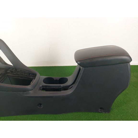 Recambio de apoyabrazos central para mg mg zs suv 1.5 vti referencia OEM IAM 11550745/01  