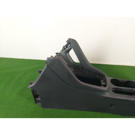 Recambio de apoyabrazos central para mg mg zs suv 1.5 vti referencia OEM IAM 11550745/01  