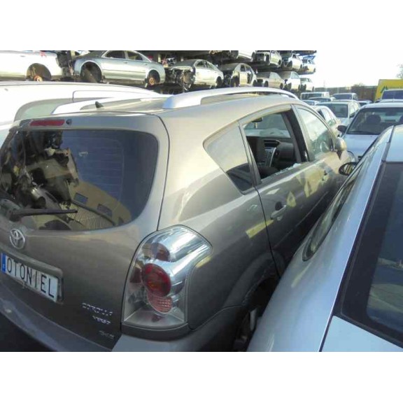 toyota corolla verso (r1) del año 2006