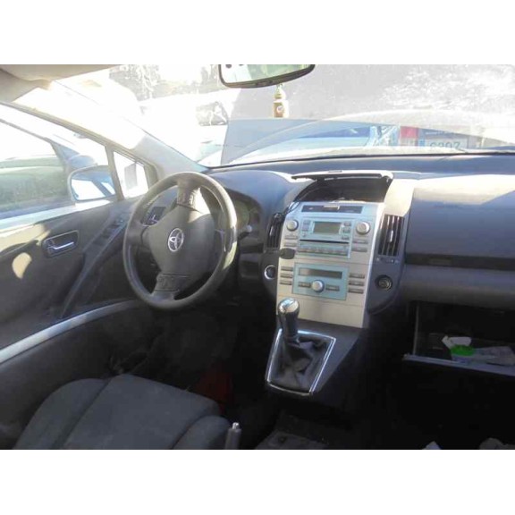 toyota corolla verso (r1) del año 2006