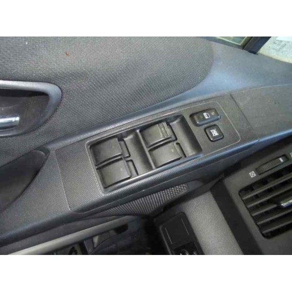 toyota corolla verso (r1) del año 2006