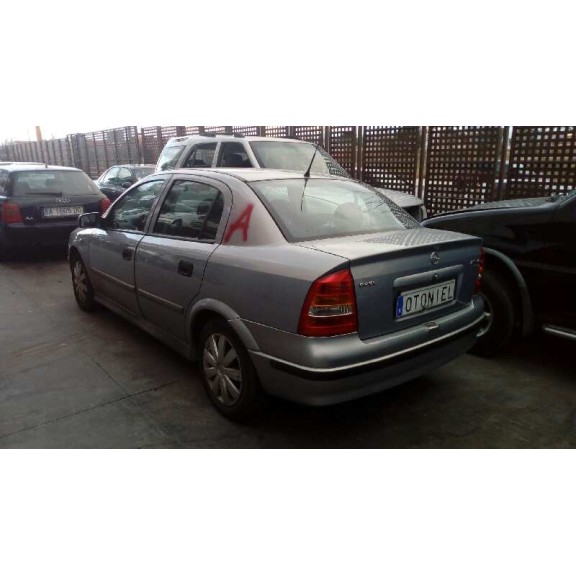 opel astra g berlina del año 2002