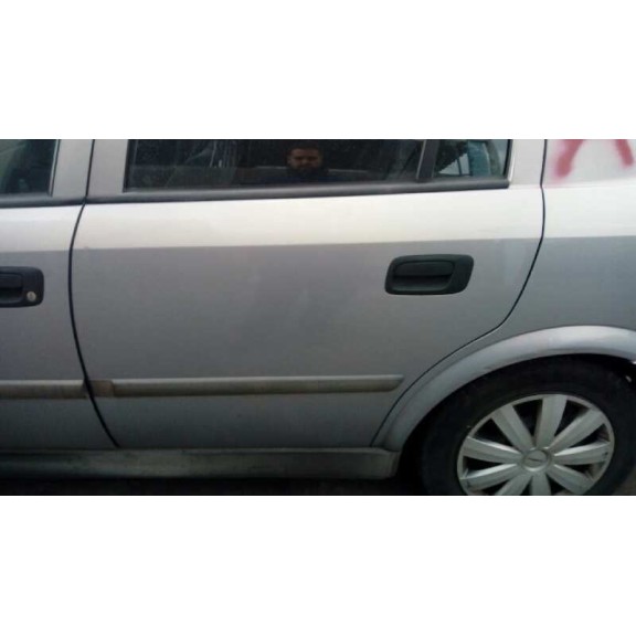 opel astra g berlina del año 2002