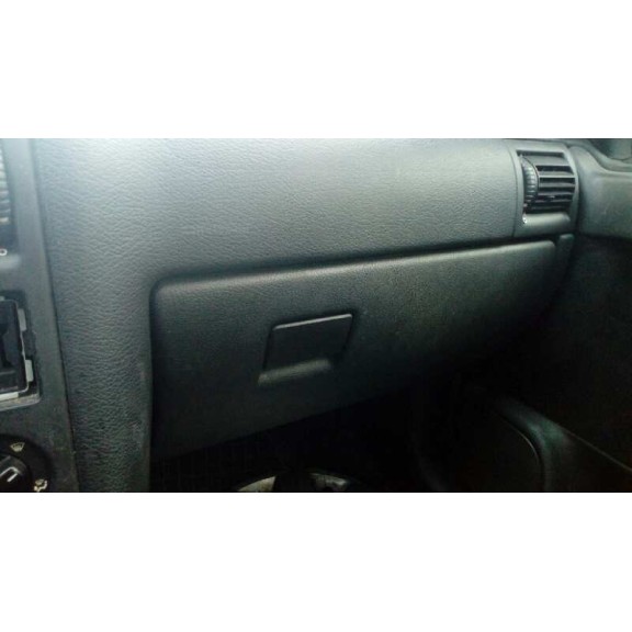 opel astra g berlina del año 2002