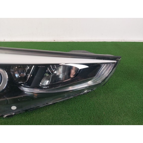 Recambio de faro derecho para hyundai tucson (tl, tle) 1.7 crdi referencia OEM IAM 92102d7100  