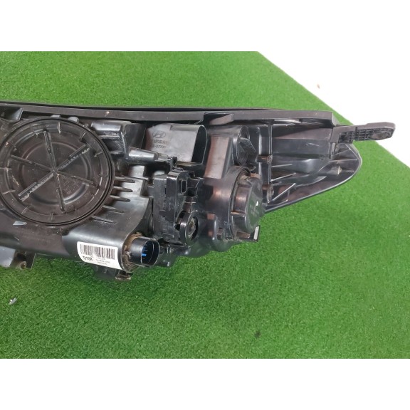 Recambio de faro derecho para hyundai tucson (tl, tle) 1.7 crdi referencia OEM IAM 92102d7100  
