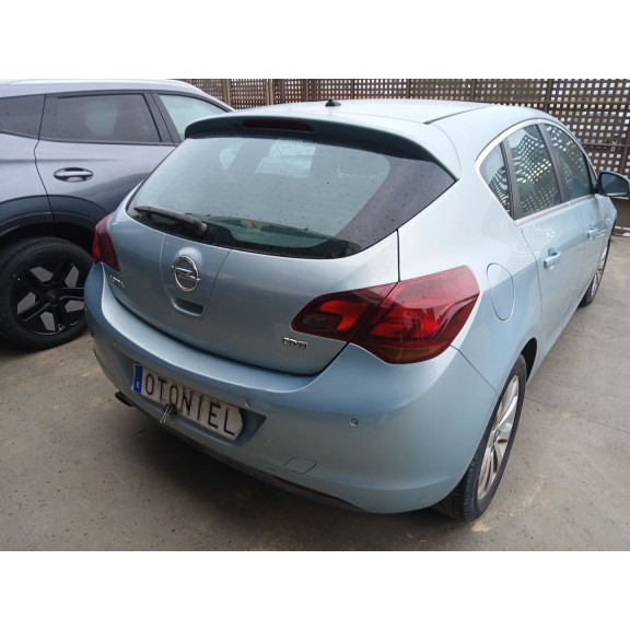 opel astra j (p10) del año 2009