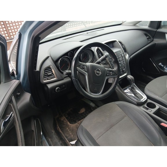 opel astra j (p10) del año 2009