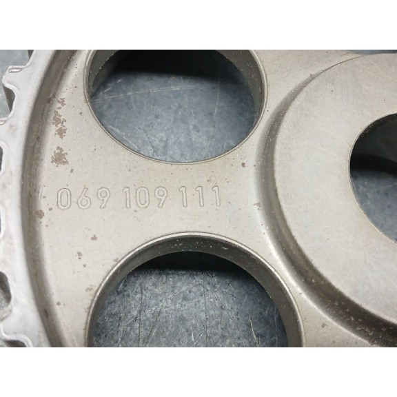 Recambio de piñon arbol levas para audi a4 b5 (8d2) 2.4 referencia OEM IAM 069109111  nuevo