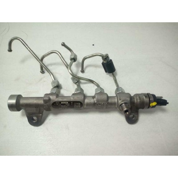Recambio de rampa inyectora para opel insignia berlina excellence referencia OEM IAM 55576177 0445214221 
