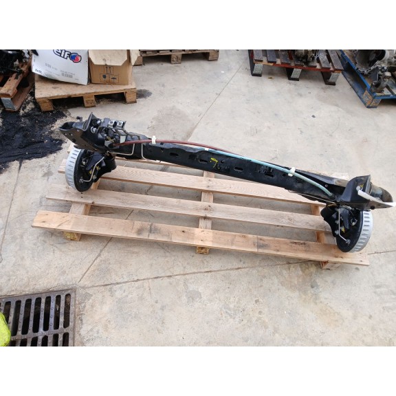 Recambio de puente trasero para renault captur luxe referencia OEM IAM 265506738R TAMBOR ABS 4 TORNILLOS