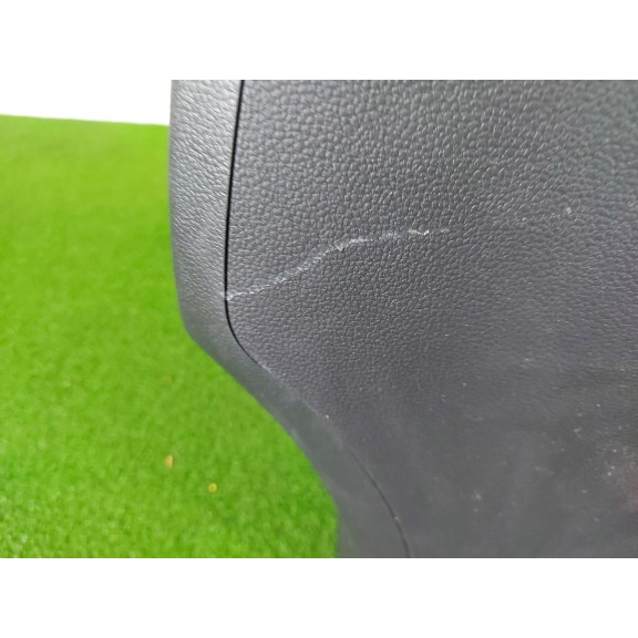 Recambio de apoyabrazos central para mg zs luxury referencia OEM IAM   