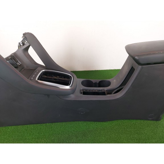 Recambio de apoyabrazos central para mg zs luxury referencia OEM IAM   