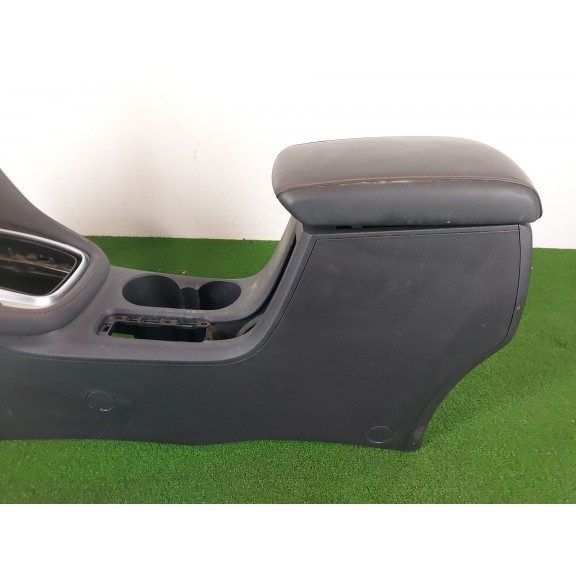 Recambio de apoyabrazos central para mg zs luxury referencia OEM IAM   