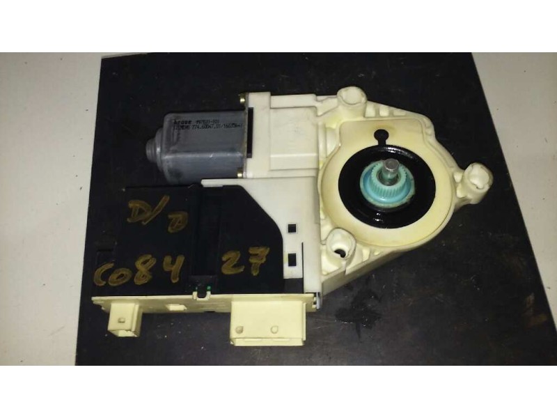 Recambio de motor elevalunas delantero derecho para citroën c4 berlina collection referencia OEM IAM 997831101  