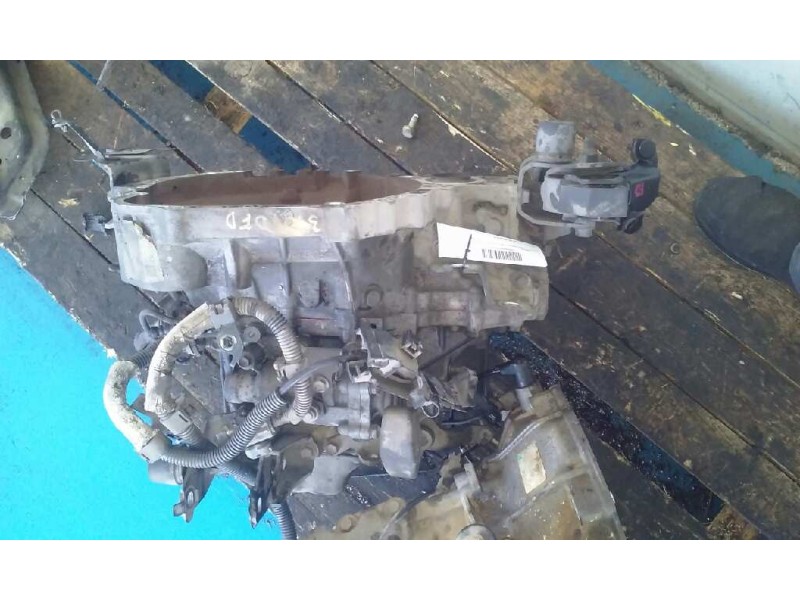 Recambio de caja cambios para toyota avensis berlina (t25) 2.0 16v cat referencia OEM IAM  5V 