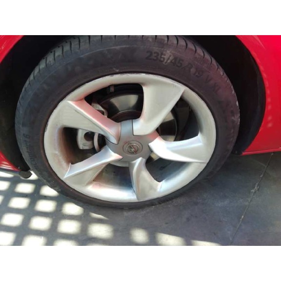 opel astra j gtc del año 2012