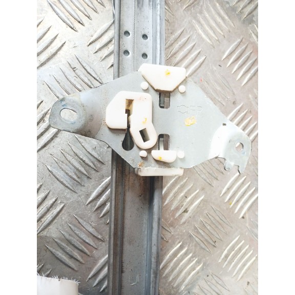 Recambio de elevalunas trasero derecho para nissan qashqai (j10) acenta referencia OEM IAM 402052A ELECTRICO 2 PINES 