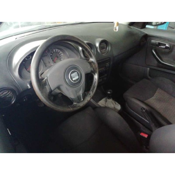 seat ibiza (6l1) del año 2003