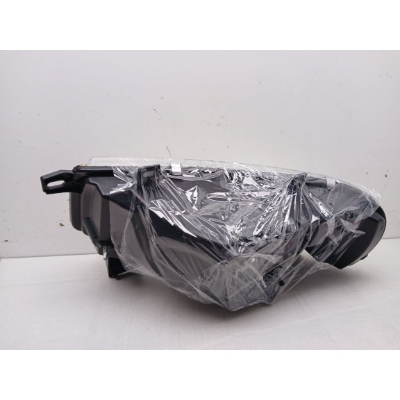 Recambio de faro derecho para renault master bus 2.5 diesel referencia OEM IAM 4500917 nuevo 