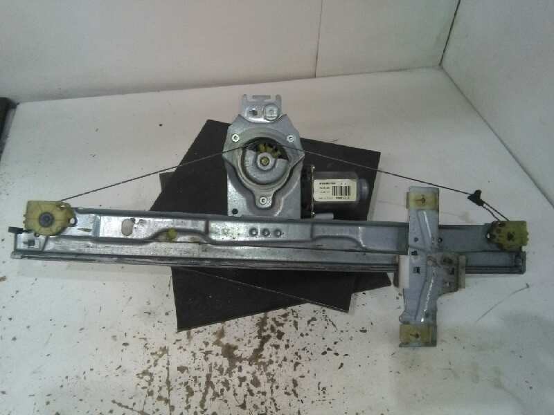 Recambio de elevalunas delantero derecho para peugeot 207 confort referencia OEM IAM 9681182280 ELECTRICO 3P 2 PINS