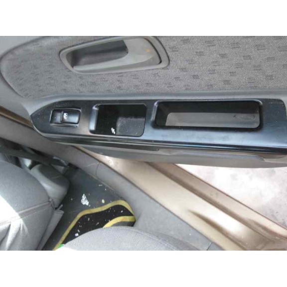 kia rio del año 2004