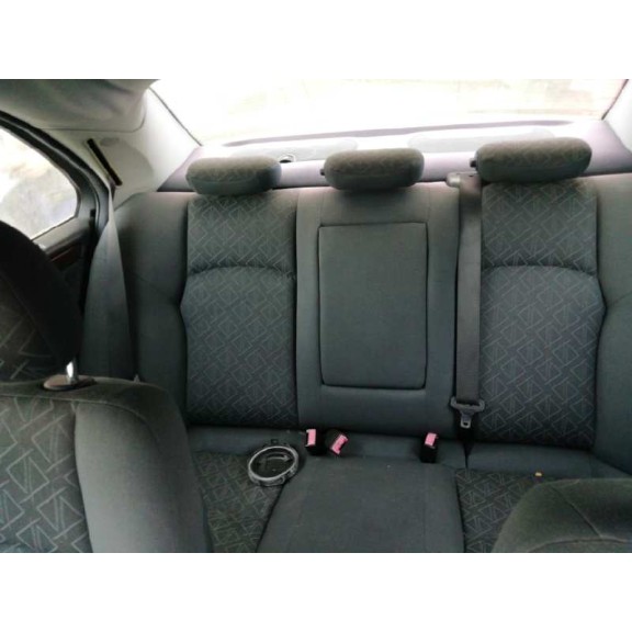 mercedes-benz clase c (w203) berlina del año 2001