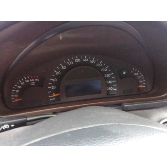 mercedes-benz clase c (w203) berlina del año 2001