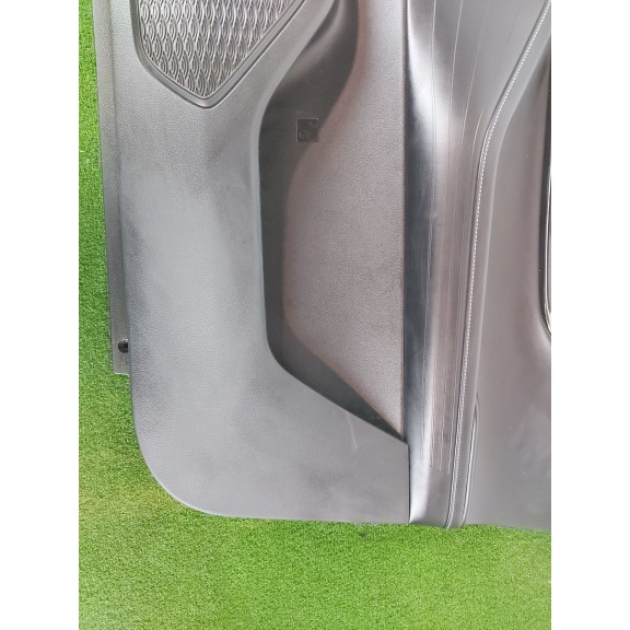 Recambio de guarnecido puerta delantera derecha para omoda 5 referencia OEM IAM   