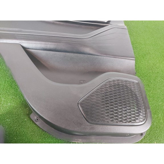 Recambio de guarnecido puerta trasera izquierda para omoda 5 referencia OEM IAM   