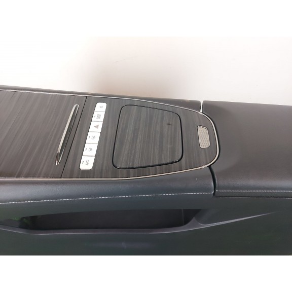 Recambio de apoyabrazos central para omoda 5 referencia OEM IAM   