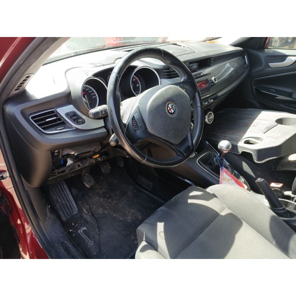 alfa romeo giulietta (940_) del año 2013