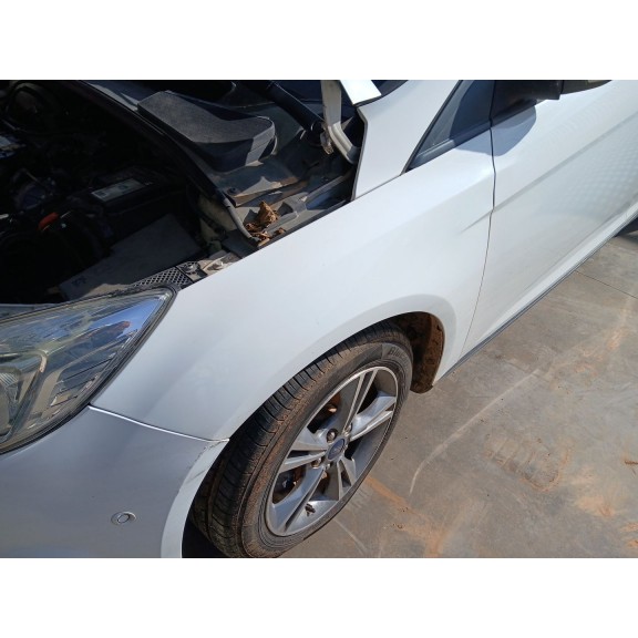 Recambio de aleta delantera izquierda para ford focus iii 1.6 tdci referencia OEM IAM 2171304  