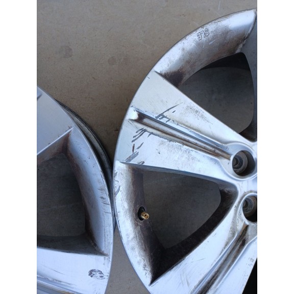 Recambio de juego llantas para kia sportage iii (sl) 1.7 crdi referencia OEM IAM 61/2JX17ET35 X4 529103U200