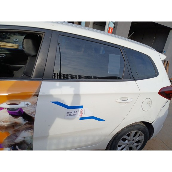 Recambio de puerta trasera izquierda para kia carens iv 1.7 crdi referencia OEM IAM   